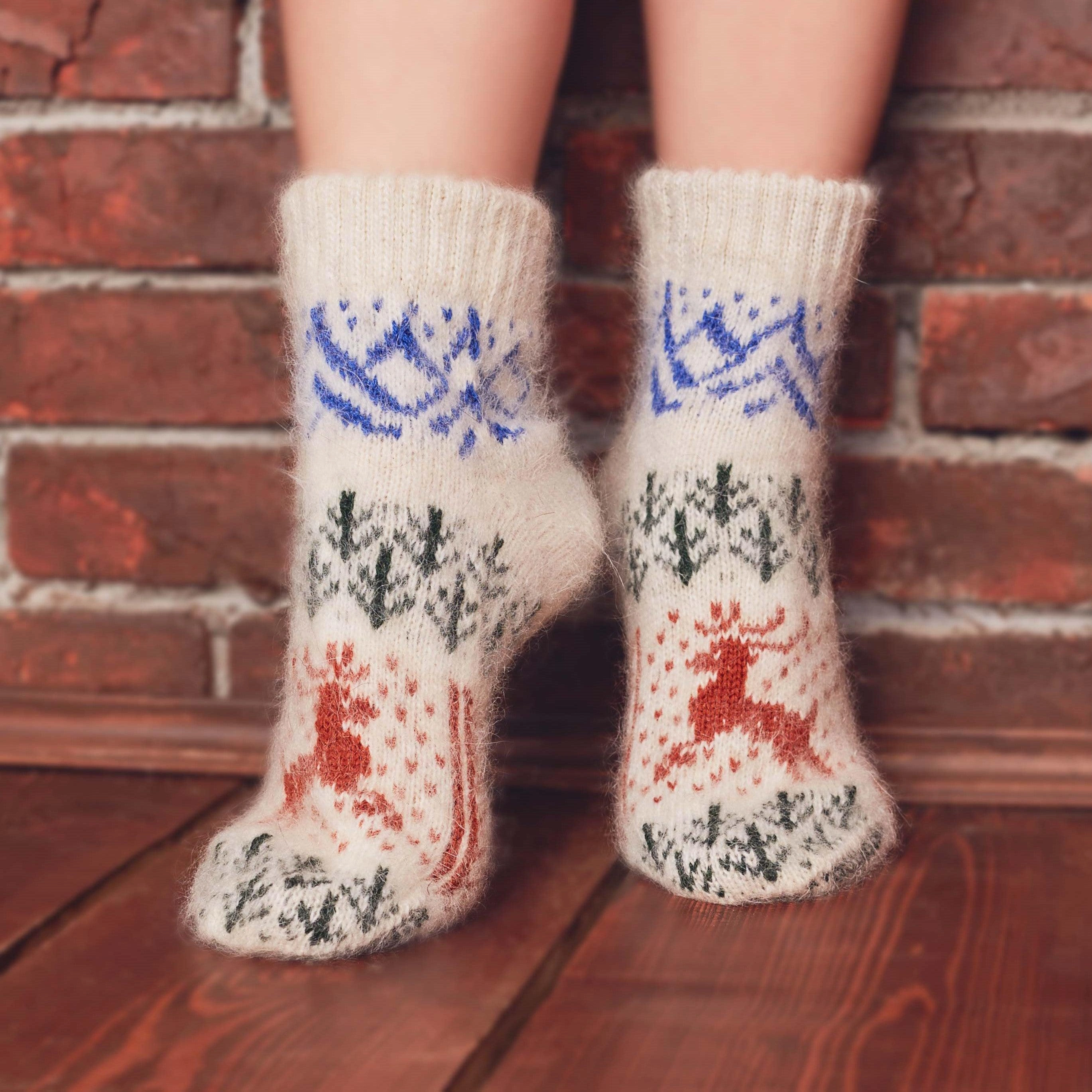 Cozy Alpine Goat Wool Socks: Unisex Comfort for Any Adventure.